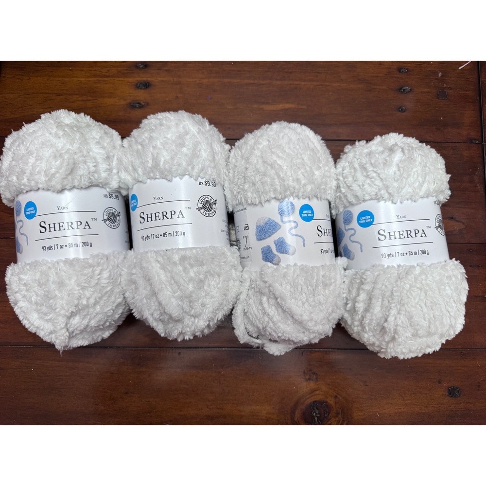 Loops & Threads Sherpa Yarn White Color 6 Super Bulky 4 Skeins 7oz 93yds Each